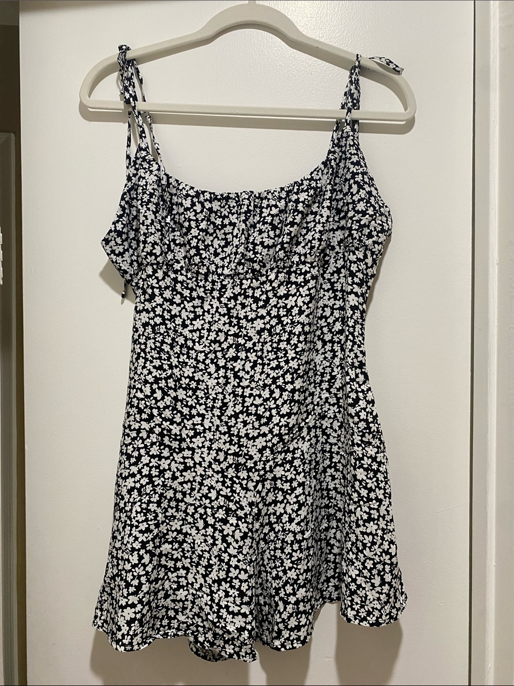 Forever 21 Black and White Floral Tie-Strap Mini Dress